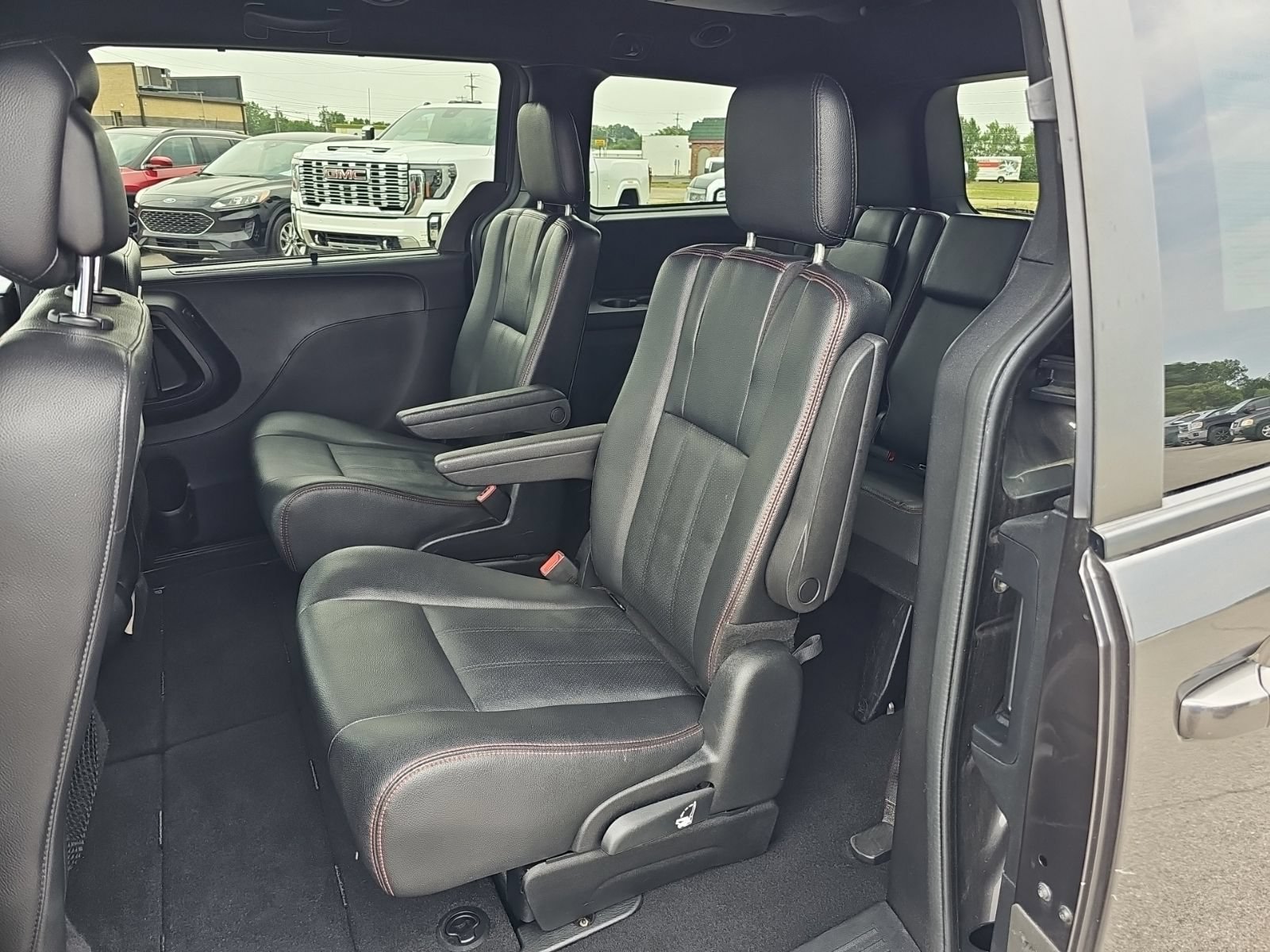Used 2020 Dodge Grand Caravan GT FWD image 18