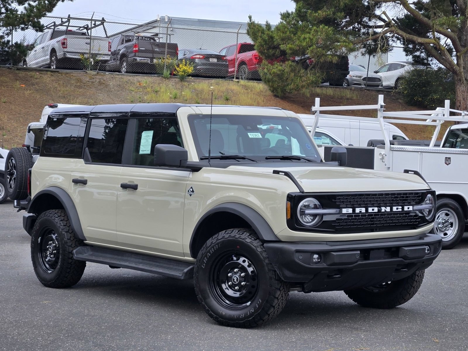New 2026 Ford Bronco Outer Banks AWD/4WD image 12