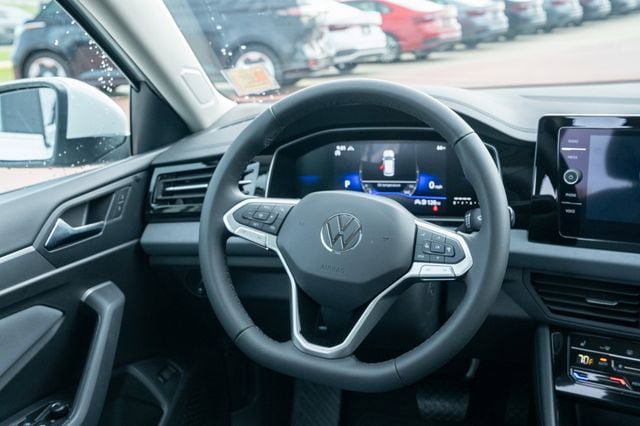 New 2026 Volkswagen Jetta SE image 30