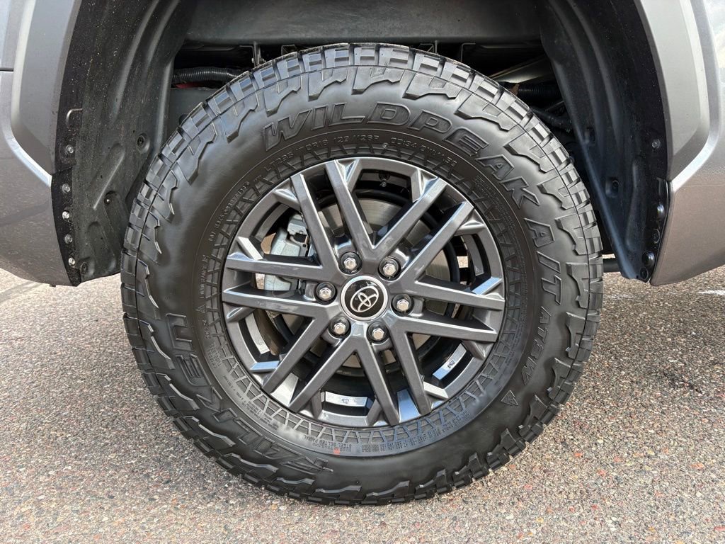 Used 2023 Toyota Tundra SR5 w/ SR5 Convenience Package AWD/4WD image 10