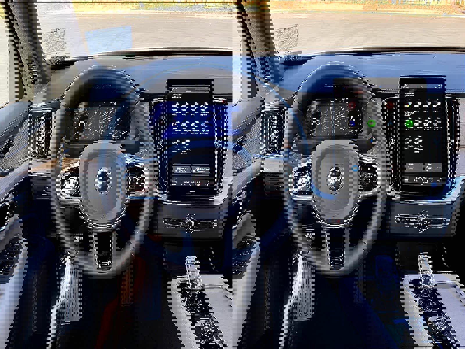 Used 2026 Volvo XC90 B5 Plus image 8