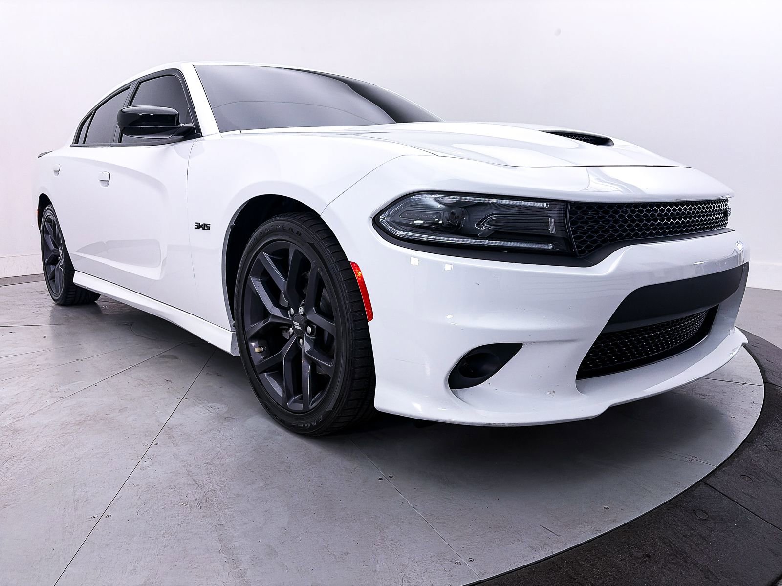 Used 2023 Dodge Charger R/T w/ Plus Group RWD image 9