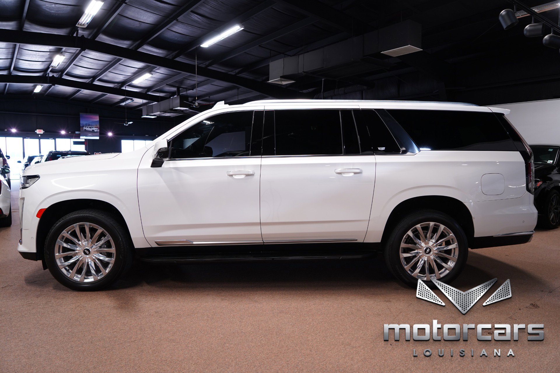 Used 2022 Cadillac Escalade ESV Premium Luxury image 4