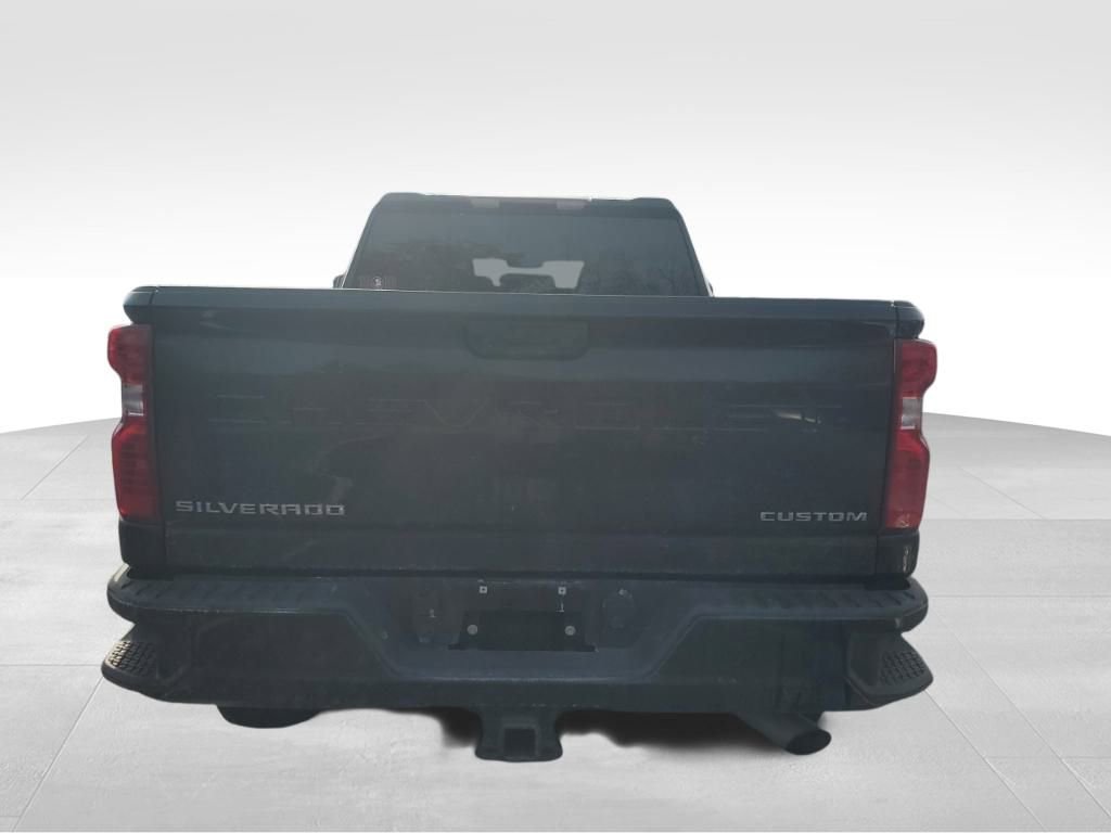 Used 2023 Chevrolet Silverado 2500 Custom w/ Custom Value Package image 4