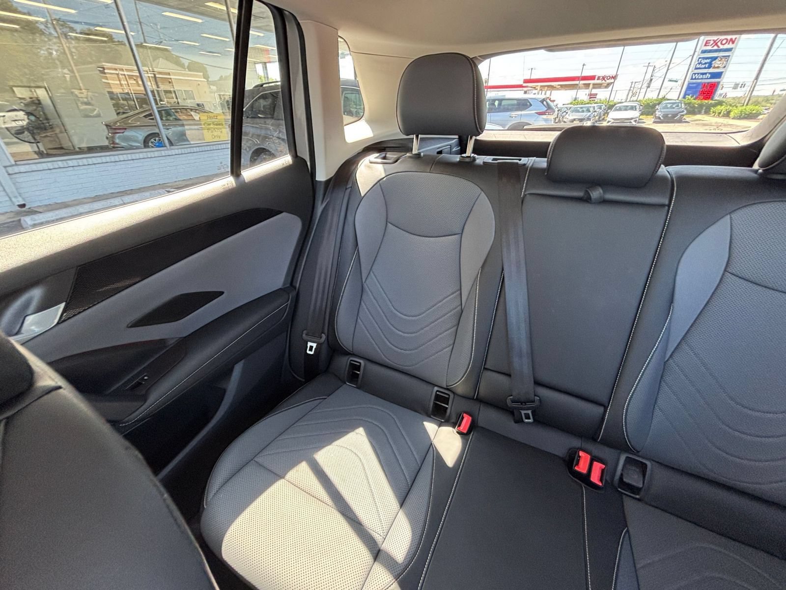 Used 2026 Volkswagen Tiguan SE AWD/4WD image 39