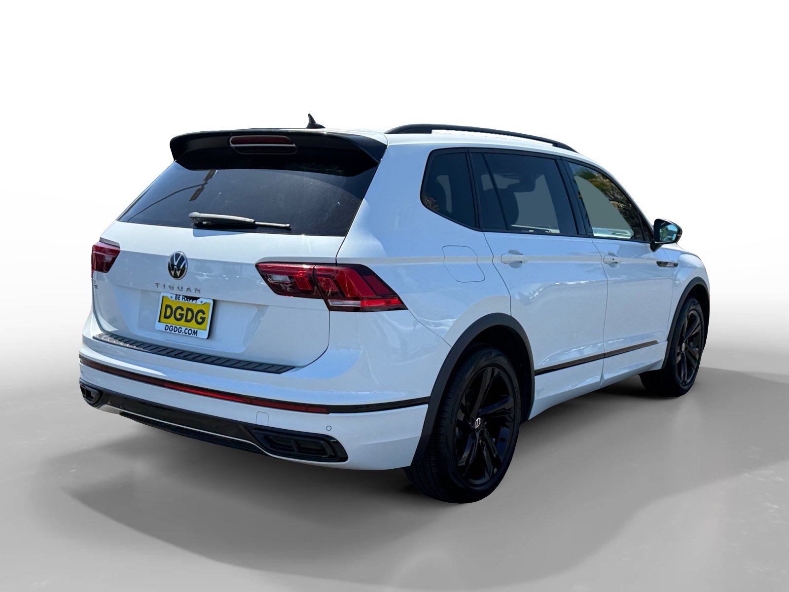 Used 2023 Volkswagen Tiguan SE R-Line FWD image 5