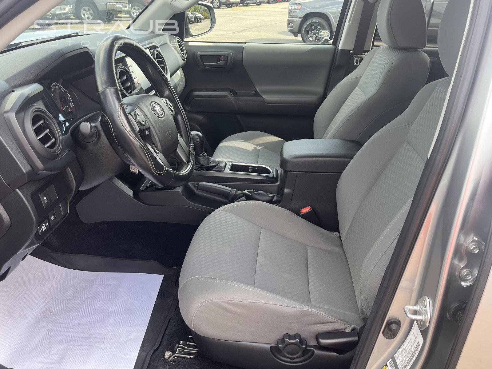 Used 2022 Toyota Tacoma SR AWD/4WD image 13