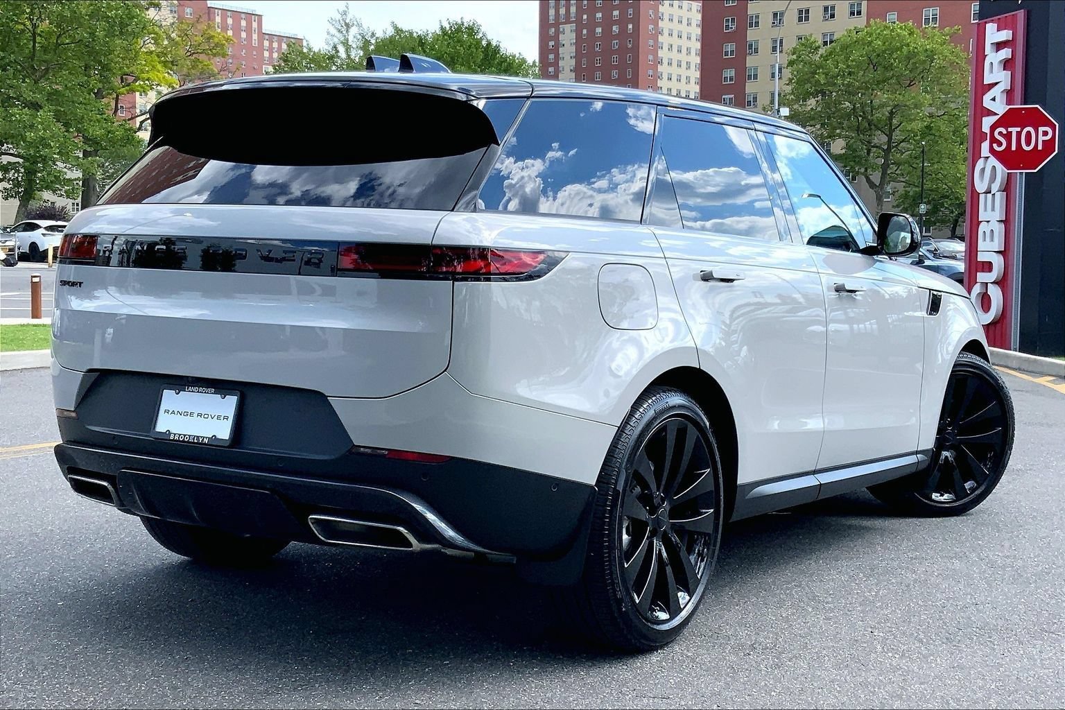 Certified 2026 Land Rover Range Rover Sport SE AWD/4WD image 12