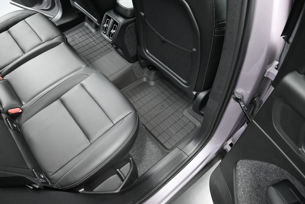 New 2026 Volvo XC40 B5 Plus w/ Protection Package Premier AWD/4WD image 16