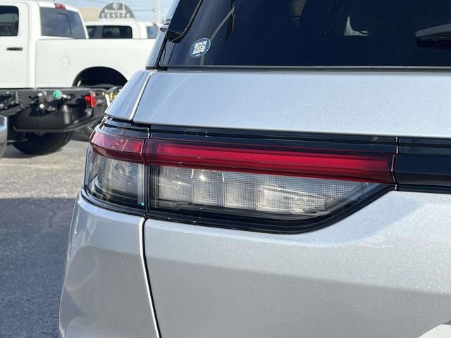 Used 2022 Jeep Grand Cherokee Limited w/ MOPAR Finishing Package image 10