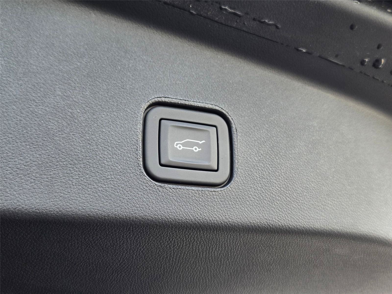 New 2026 Cadillac Lyriq Premium Luxury AWD/4WD image 31
