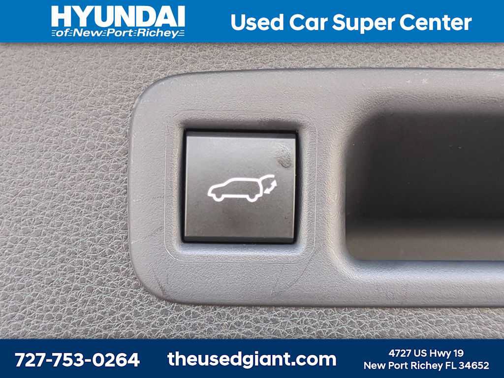Used 2023 Toyota Highlander XSE AWD/4WD image 12