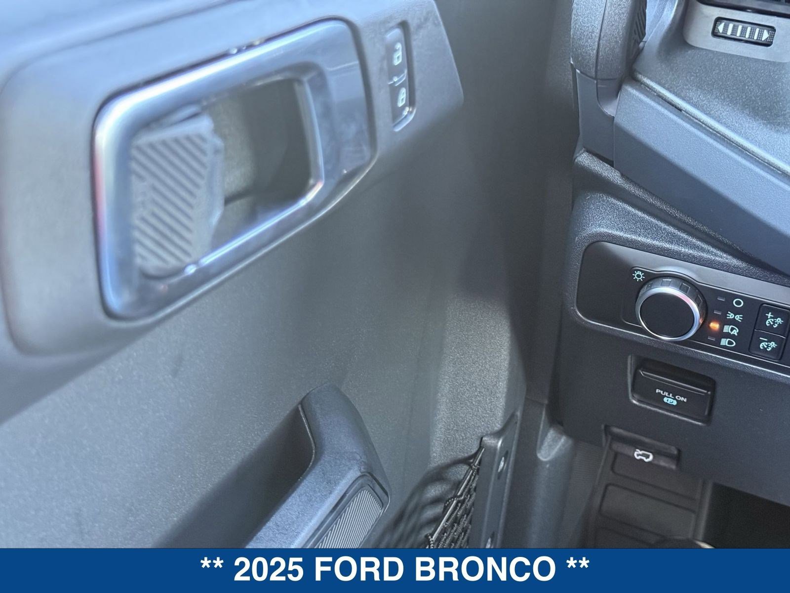 New 2025 Ford Bronco Badlands image 23