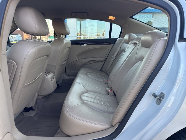 Used 2011 Buick Lucerne CXL image 11