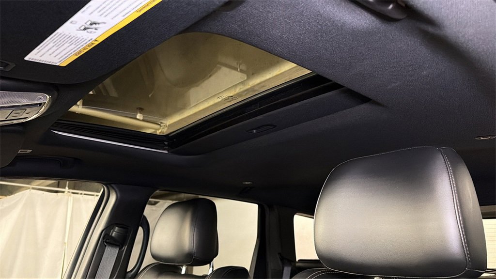 Used 2017 Jeep Grand Cherokee Limited image 6