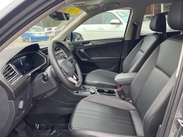 Used 2024 Volkswagen Tiguan SE image 7