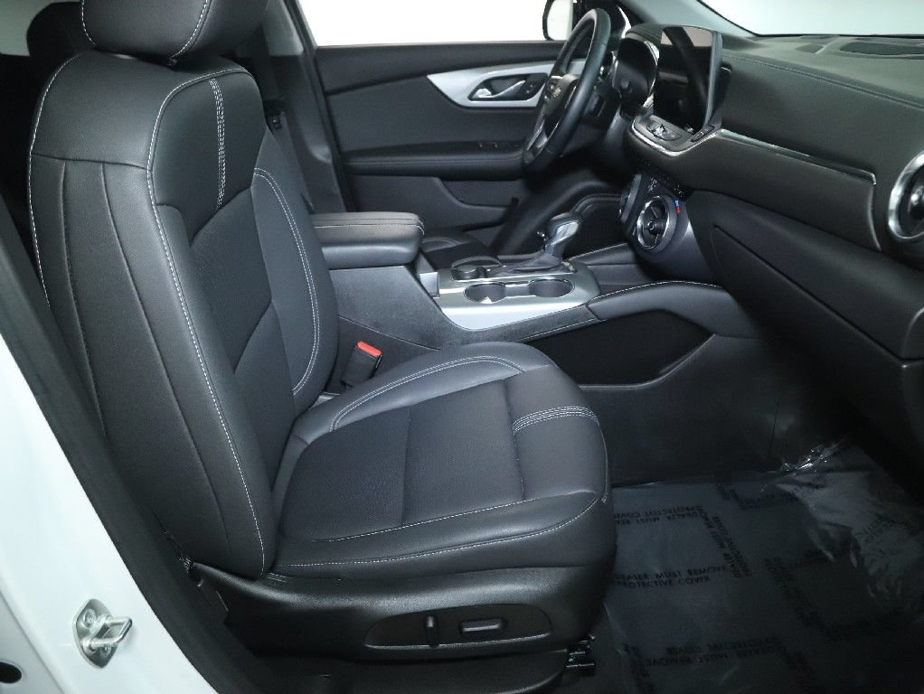 Used 2023 Chevrolet Blazer LT w/ Midnight/Sport Edition FWD image 34