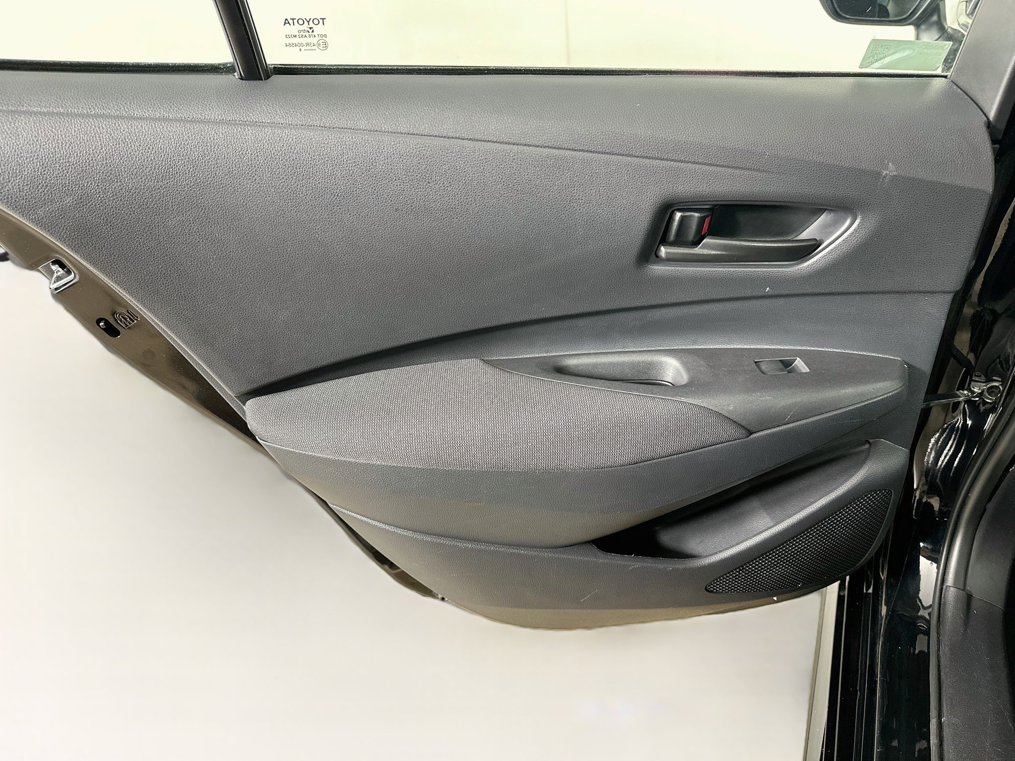 Used 2025 Toyota Corolla LE FWD image 25