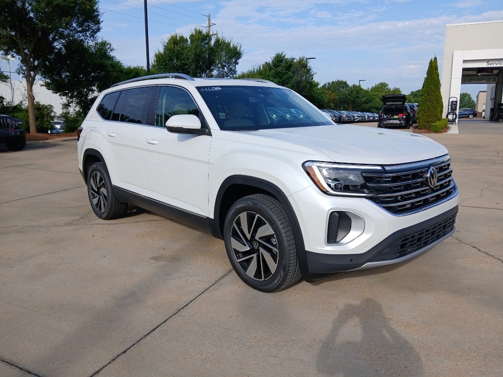 New 2026 Volkswagen Atlas SEL AWD/4WD image 1