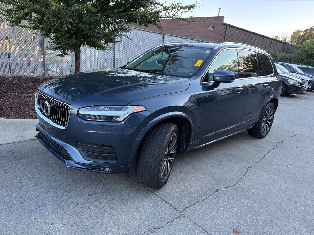 Used 2022 Volvo XC90 T6 Momentum w/ Climate Package AWD/4WD image 3