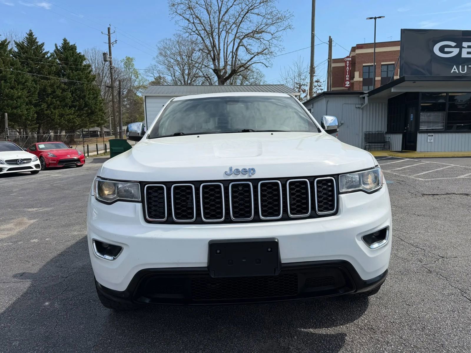 Used 2017 Jeep Grand Cherokee Limited AWD/4WD image 10