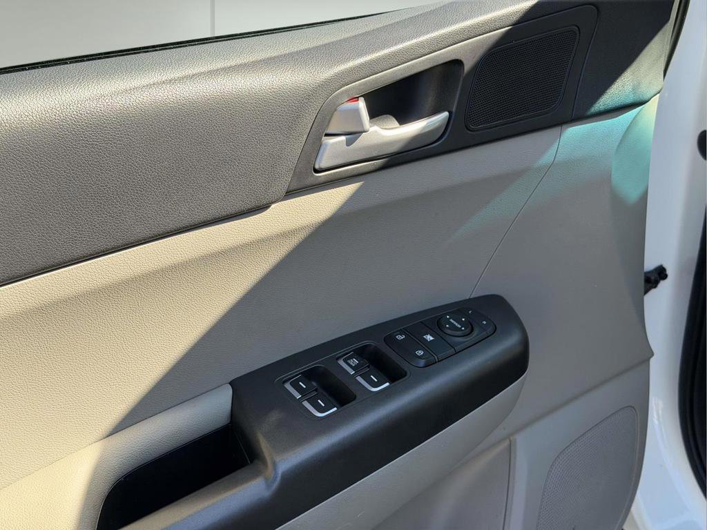 Used 2021 Kia Sportage LX image 16