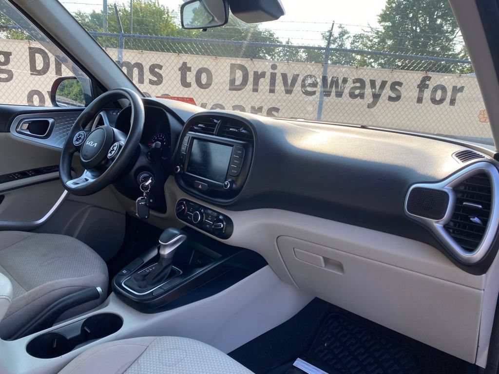 Used 2022 Kia Soul LX w/ Technology Package FWD image 15