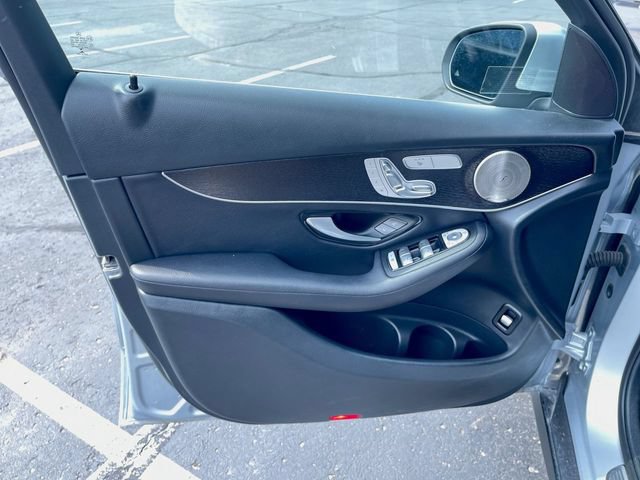 Used 2021 Mercedes-Benz GLC 300 4MATIC image 23