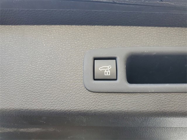 Used 2025 Toyota Sienna XSE image 9