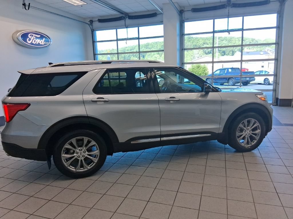 Used 2021 Ford Explorer Limited w/ Equipment Group 301A AWD/4WD image 20