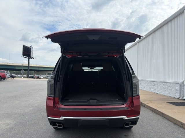 New 2026 Chevrolet Suburban High Country w/ Sun And Tow Package image 17