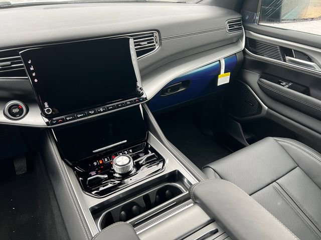 New 2026 Jeep Grand Wagoneer 4WD image 33