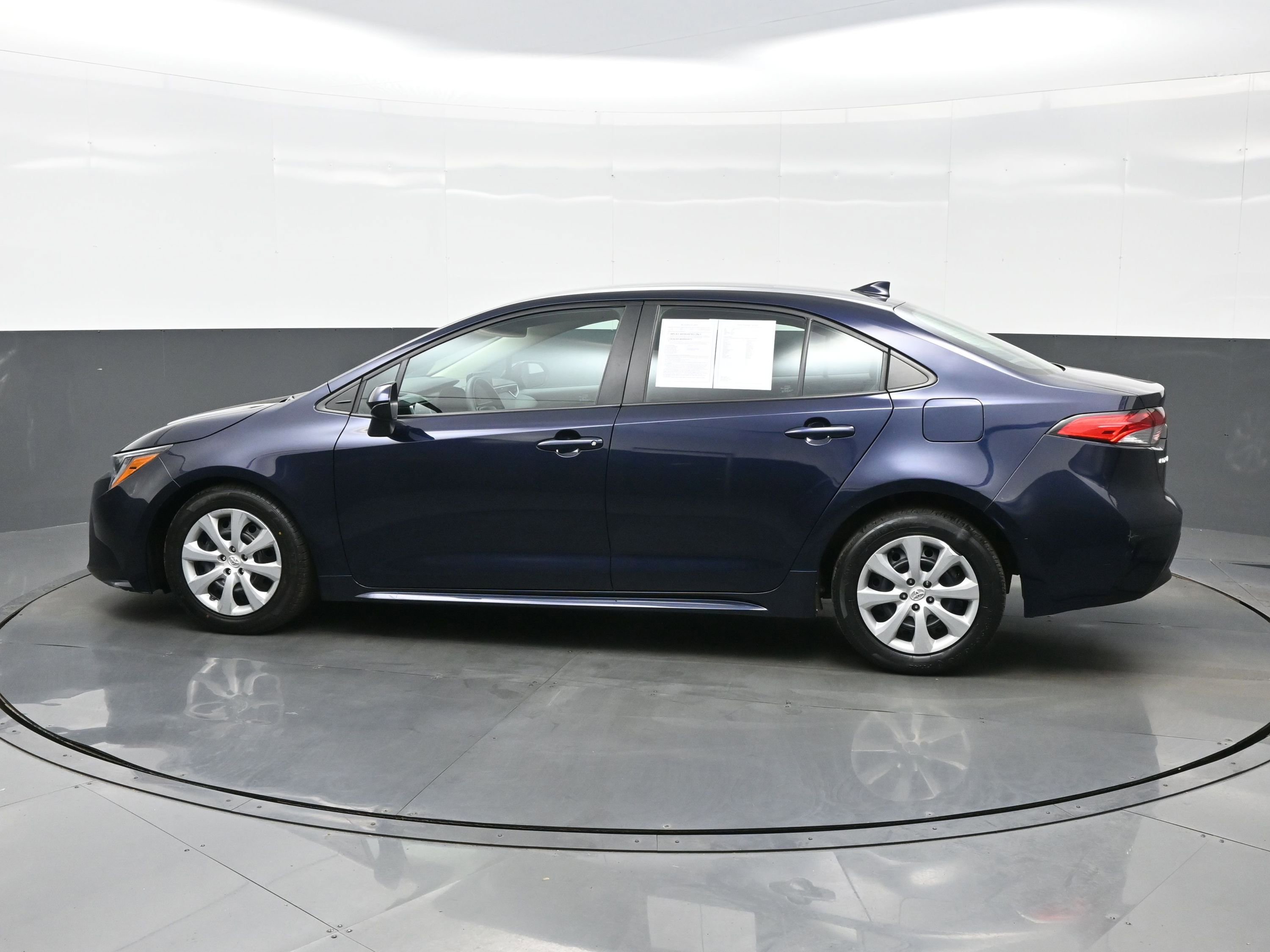 Used 2023 Toyota Corolla LE FWD image 3