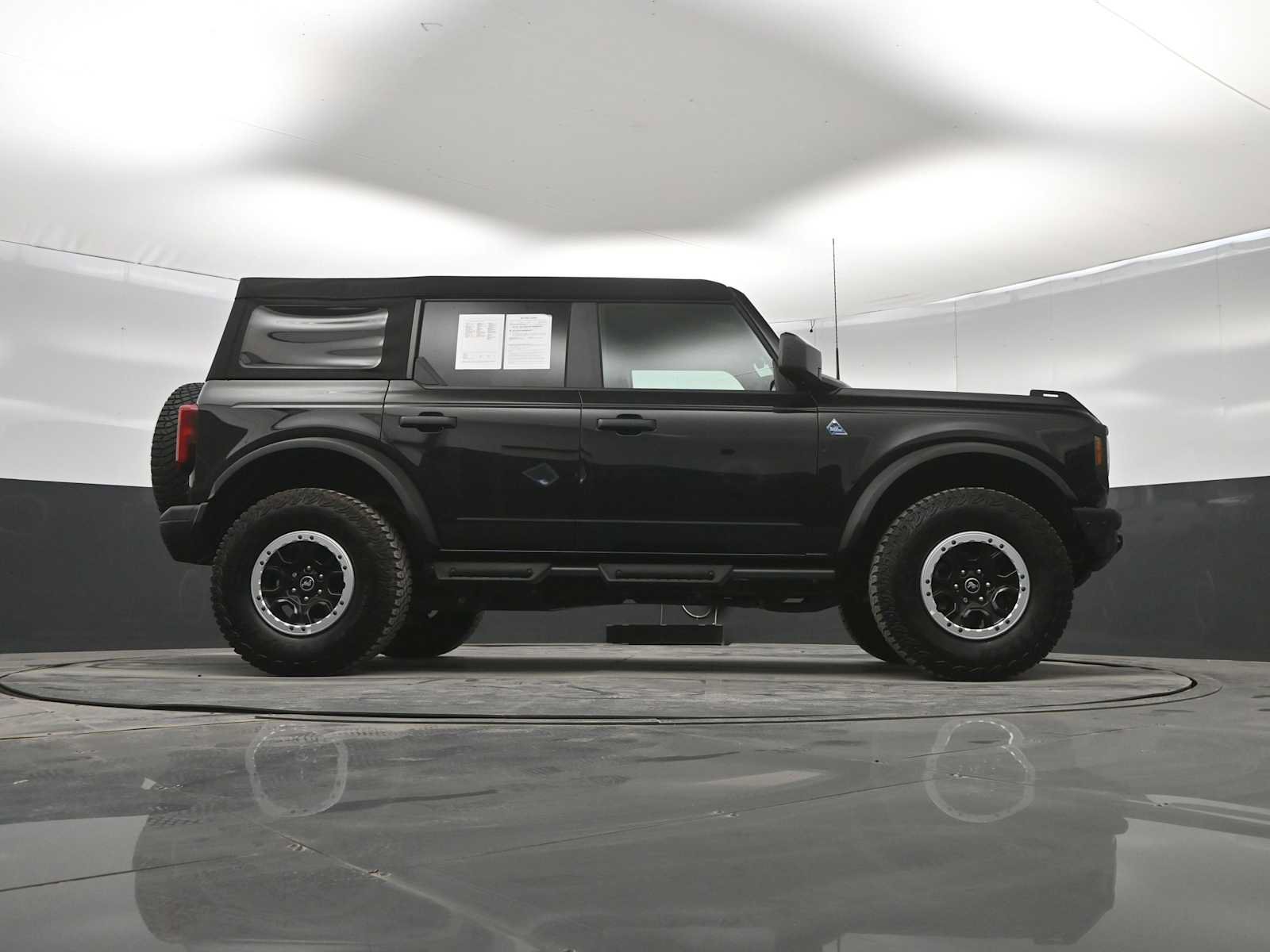 Used 2024 Ford Bronco Black Diamond w/ Sasquatch Package AWD/4WD image 40