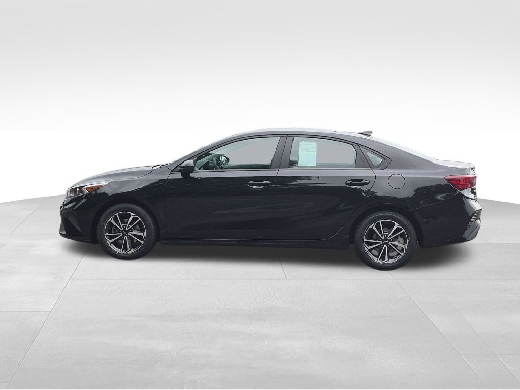 Used 2023 Kia Forte LXS FWD image 11