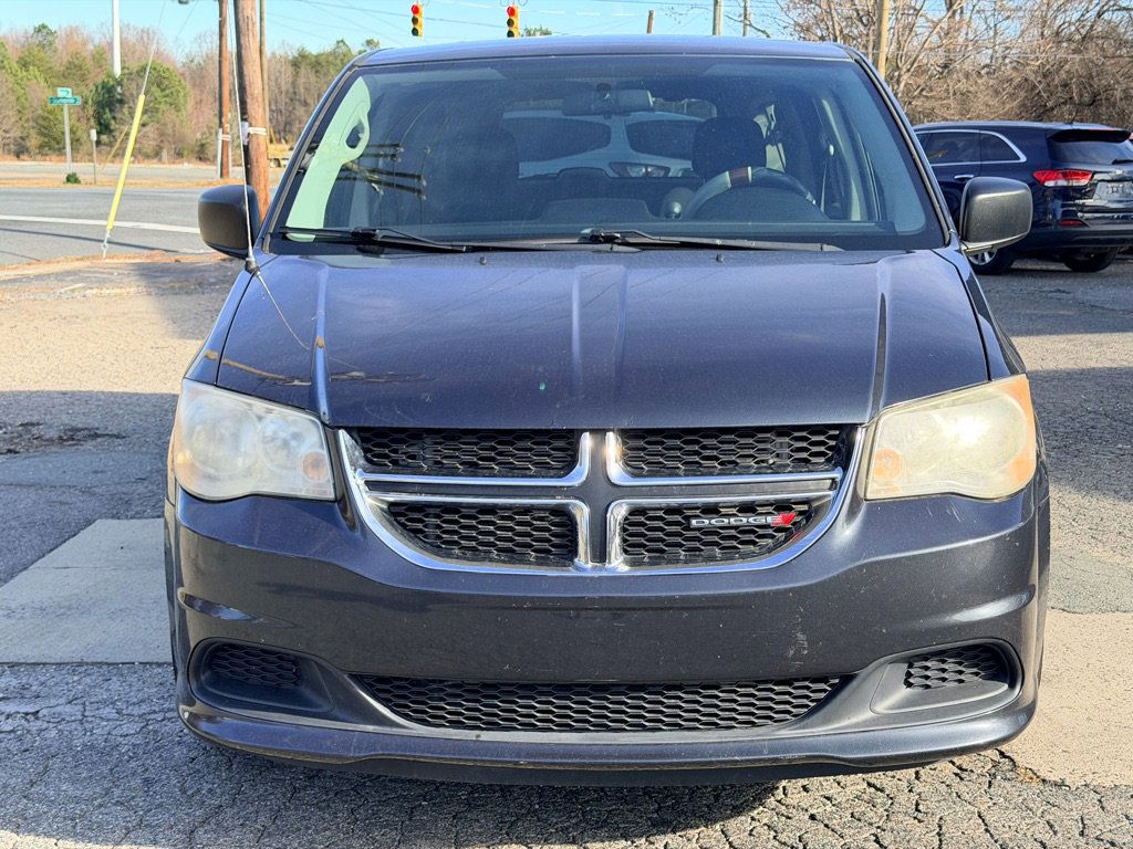 Used 2013 Dodge Grand Caravan SE image 2