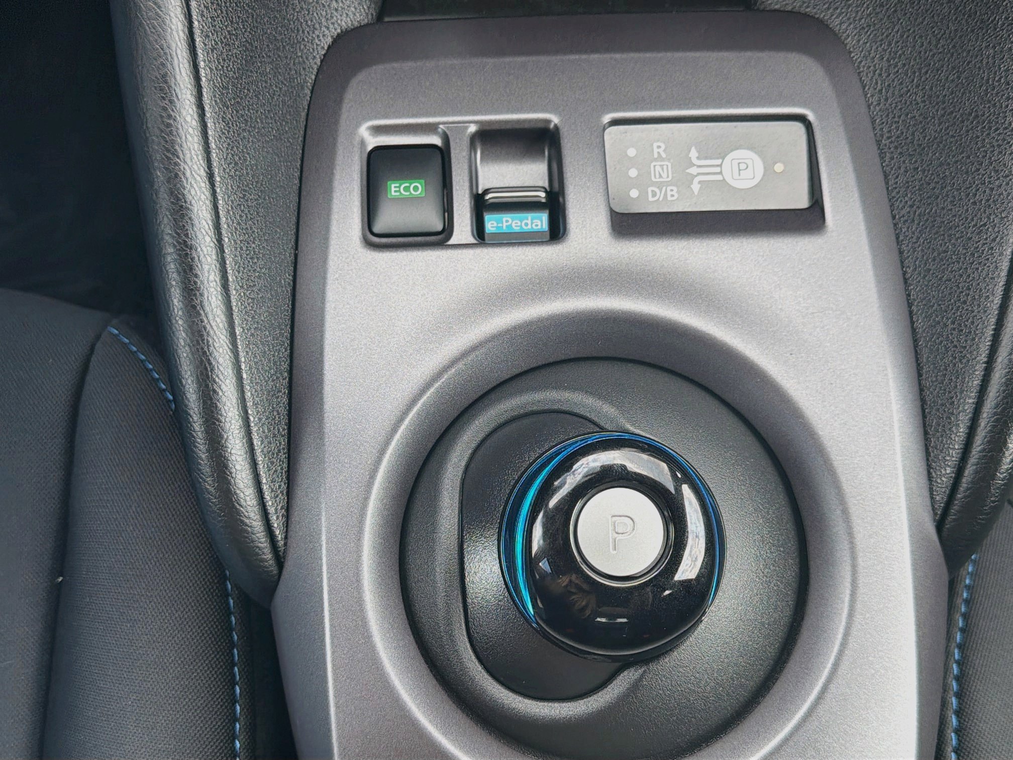 Used 2025 Nissan Leaf S FWD image 24