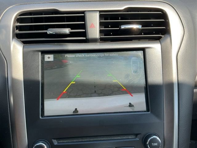 Used 2018 Ford Fusion SE w/ Fusion SE Technology Package FWD image 21