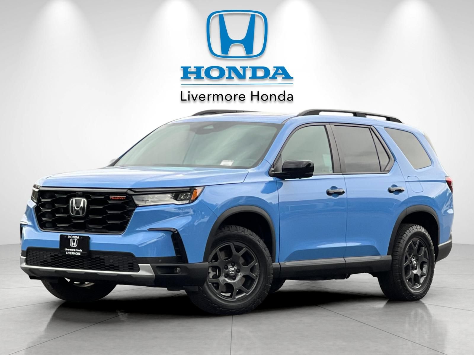 Used 2025 Honda Pilot TrailSport image 2