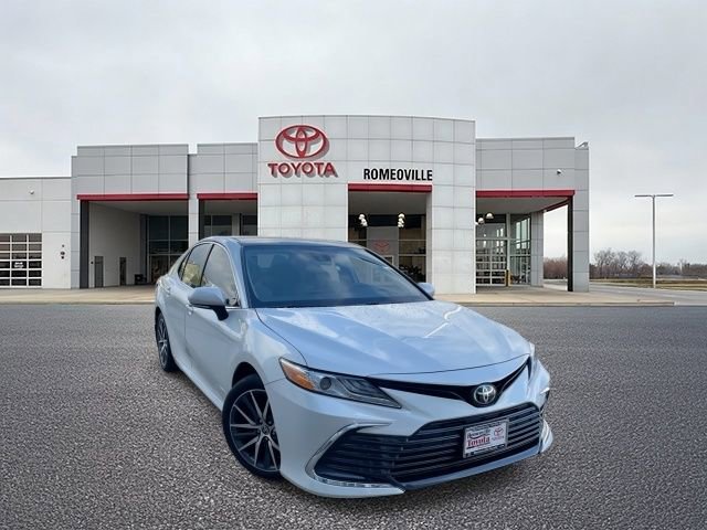 Used 2024 Toyota Camry XLE w/ Cold Weather Package