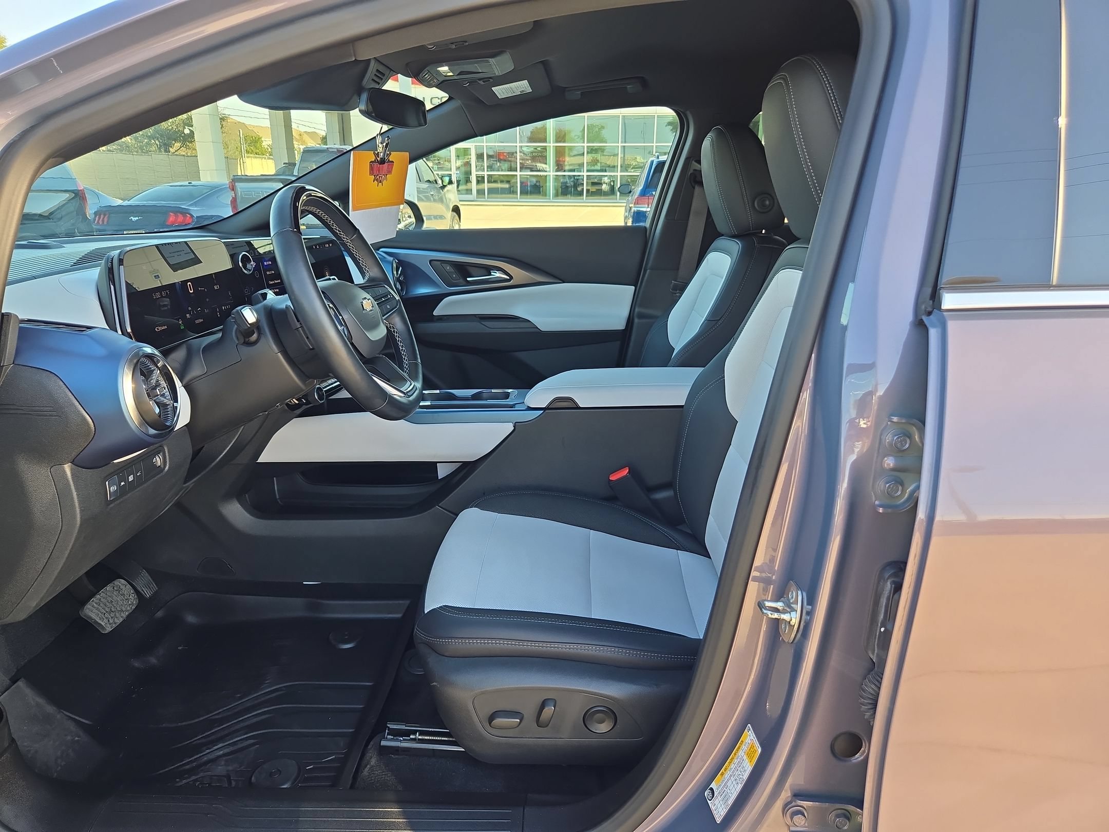 Certified 2024 Chevrolet Equinox EV LT w/ Active Safety Package 3 FWD image 9