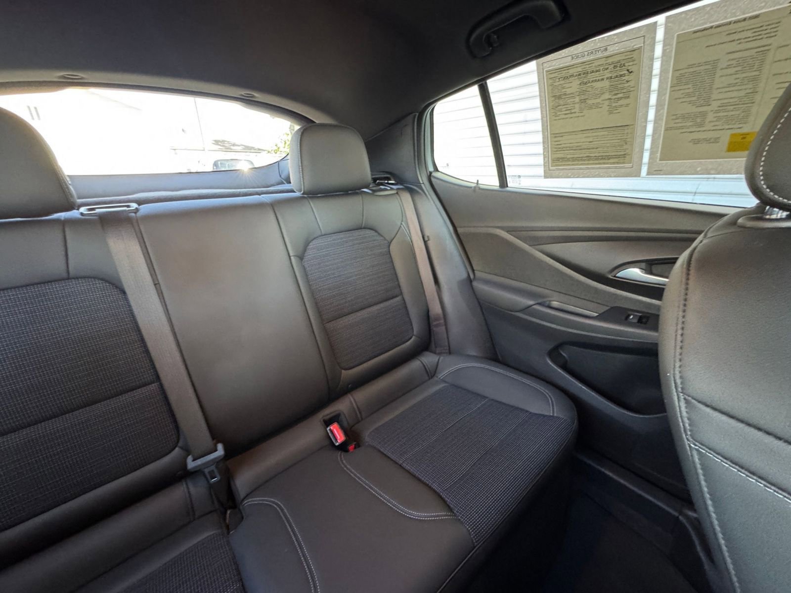 Used 2025 Buick Envista Preferred image 37