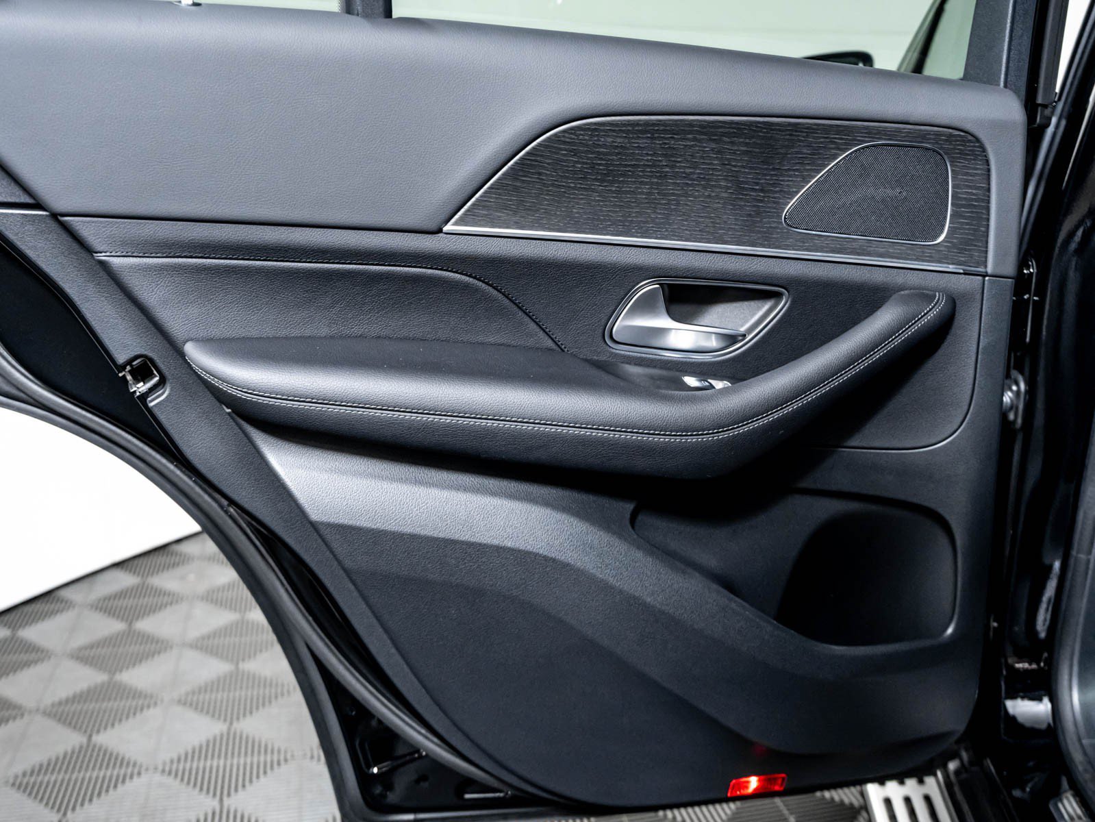 Certified 2025 Mercedes-Benz GLE 450e 4MATIC image 21