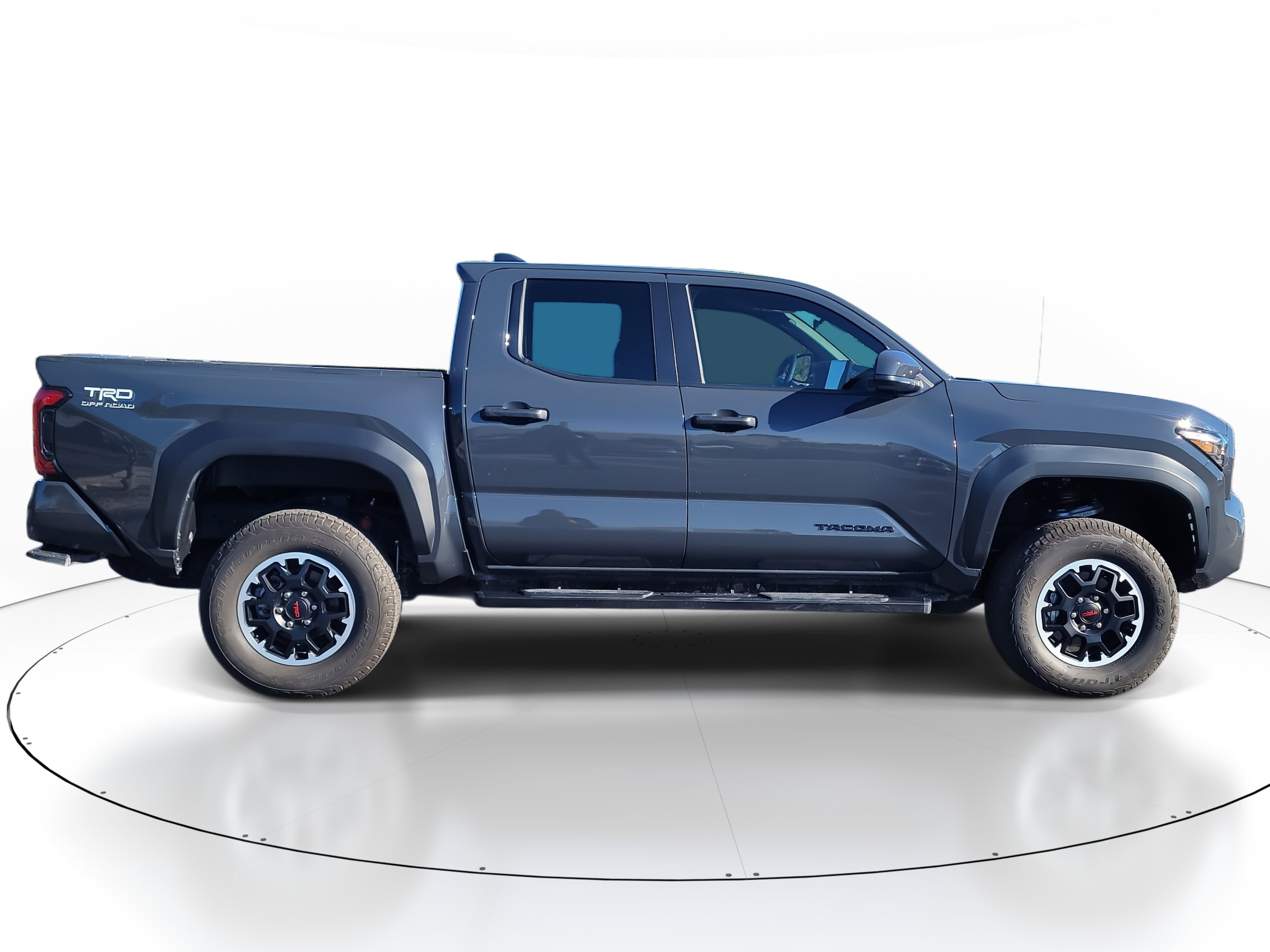 Certified 2025 Toyota Tacoma TRD Off-Road image 7