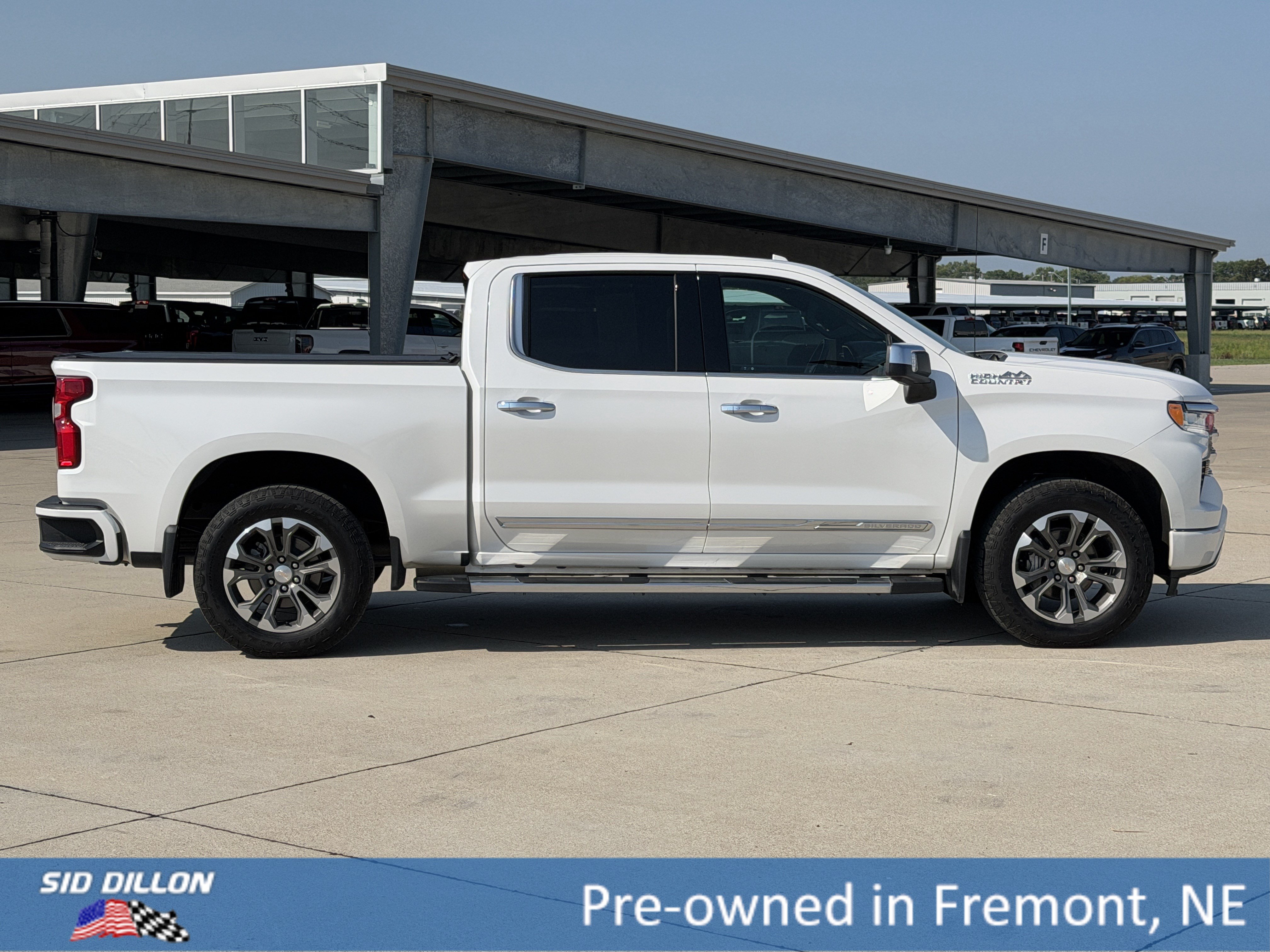 Certified 2024 Chevrolet Silverado 1500 High Country AWD/4WD image 3
