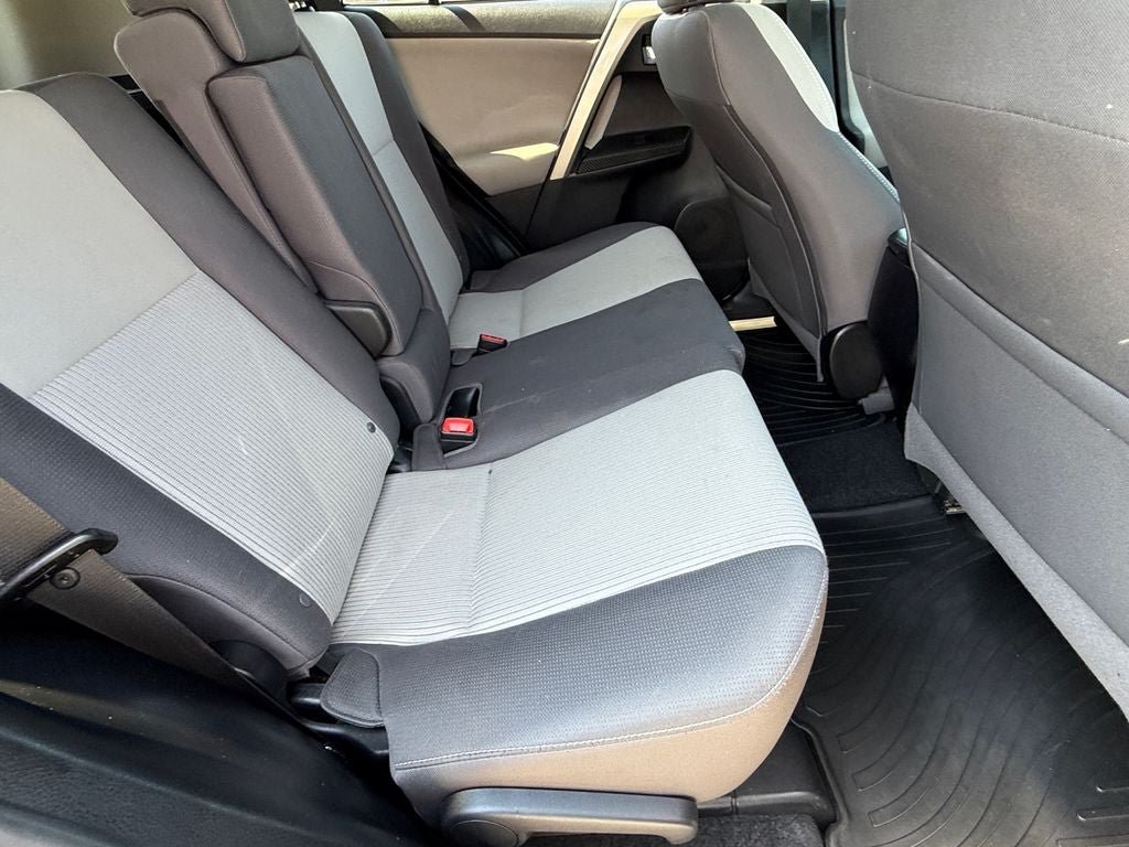 Used 2015 Toyota RAV4 XLE FWD image 11