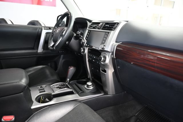 Used 2020 Toyota 4Runner Limited AWD/4WD image 15