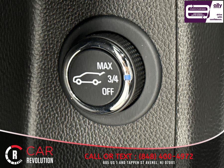 Used 2023 Chevrolet Traverse Premier FWD image 34