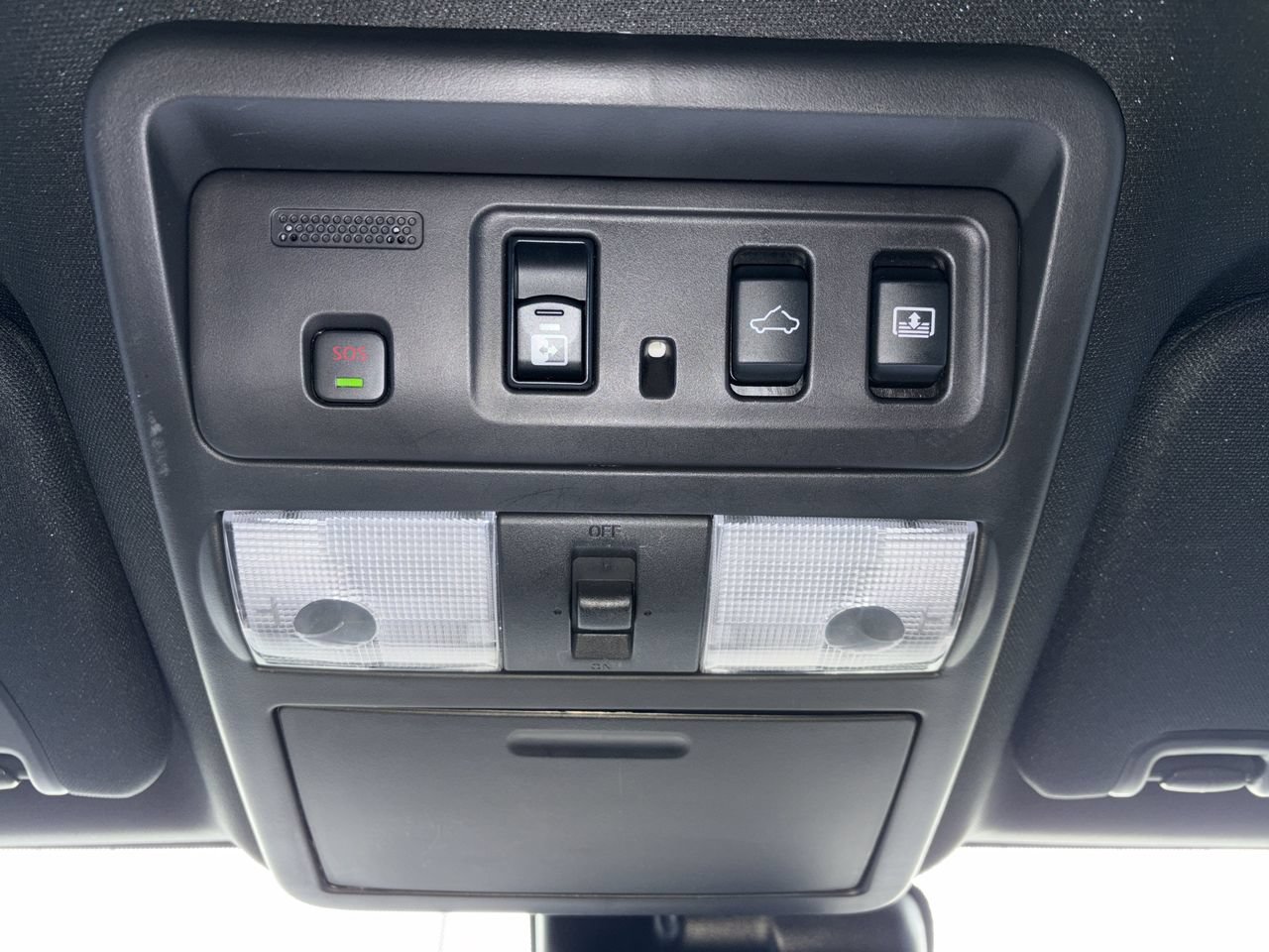 Used 2024 Nissan Titan PRO-4X w/ Pro-4x Convenience Package AWD/4WD image 19