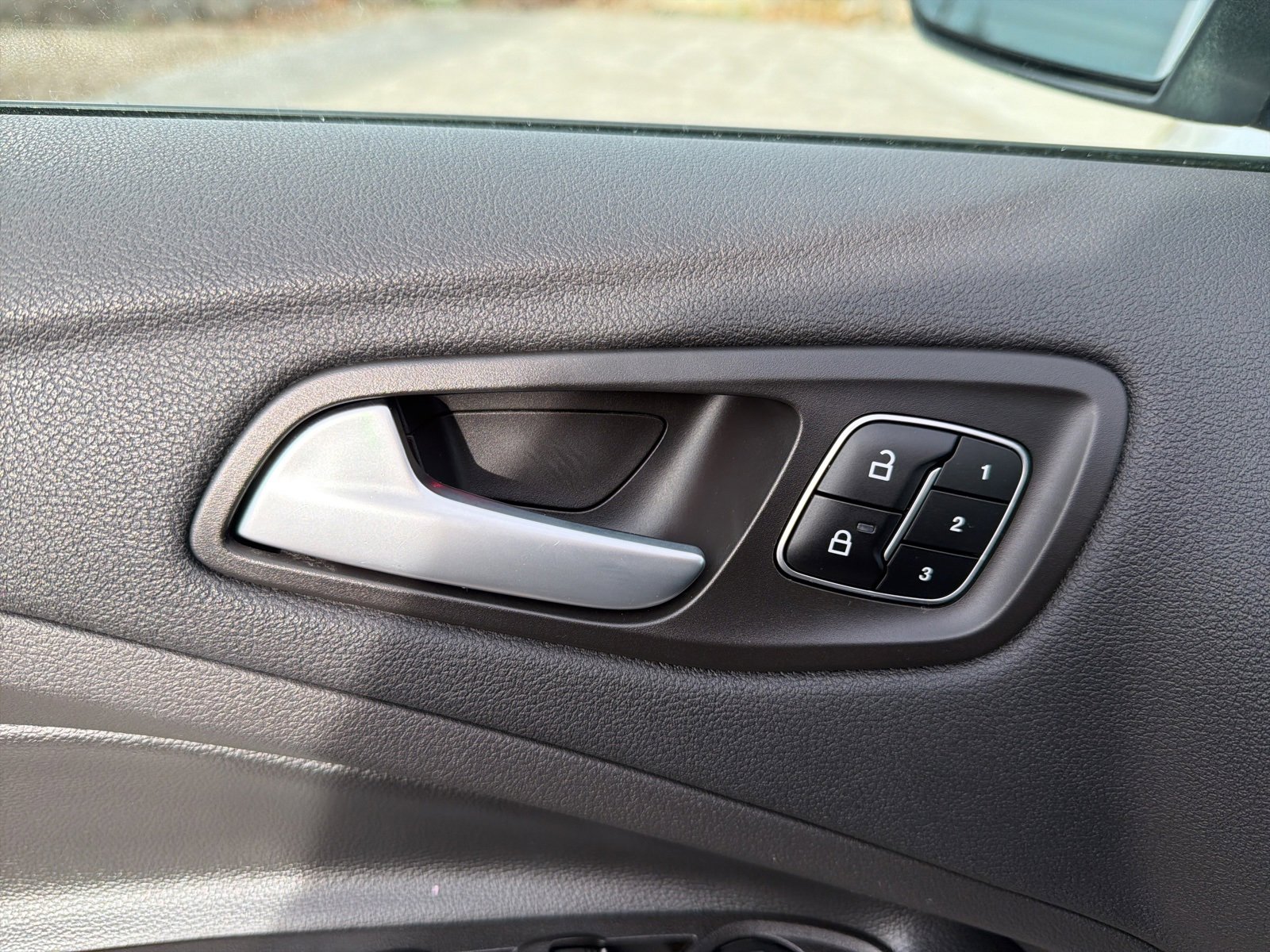 Used 2017 Ford Escape Titanium image 19